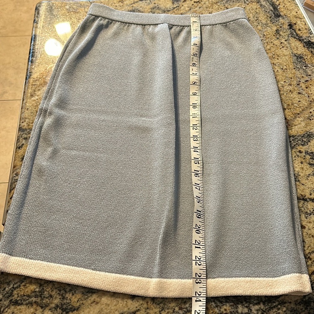 St.John Collection Santana knit colorblock cardigan and skirt set - Picture 9 of 11
